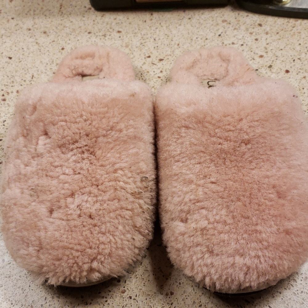 UGG KIDS FLUFFY BEDROOM SLIPPERS PINK SIZE 1